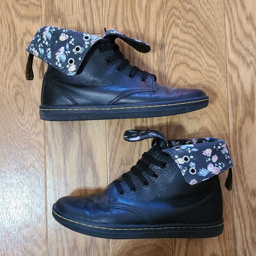 Dr Marten Stratford Boot w/ Floral Inside